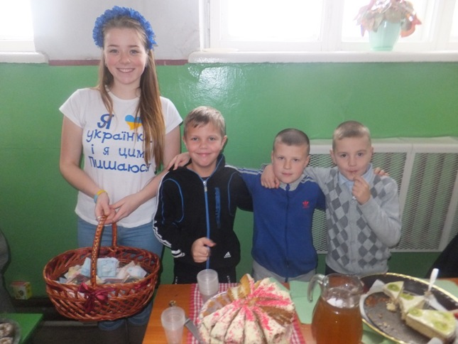 Благодійний ярмарок в підтримку воїнів АТО Благодійний ярмарок в підтримку воїнів АТО