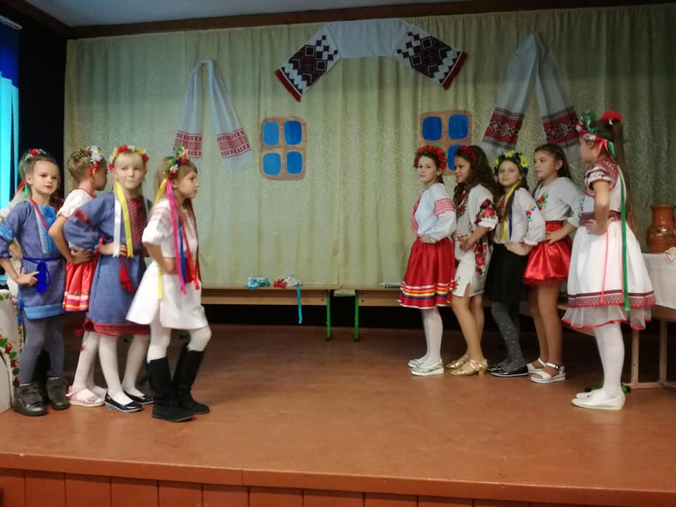 Вечорниці у 4-Б класі Вечорниці у 4-Б класі