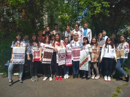 День вишиванки у Любомльському ЗЗСО I-III ст.№ 2 День вишиванки у Любомльському ЗЗСО I-III ст.№ 2