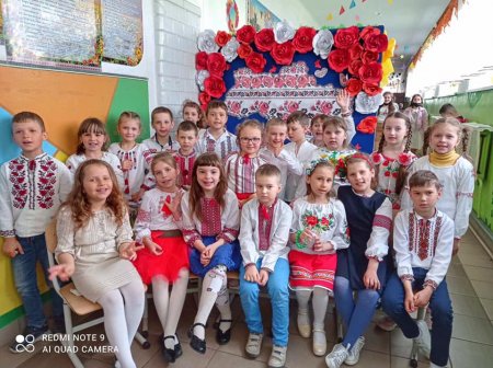 День вишиванки у Любомльському ЗЗСО I-III ст.№ 2 День вишиванки у Любомльському ЗЗСО I-III ст.№ 2