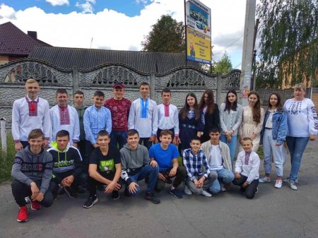 День вишиванки у Любомльському ЗЗСО I-III ст.№ 2 День вишиванки у Любомльському ЗЗСО I-III ст.№ 2
