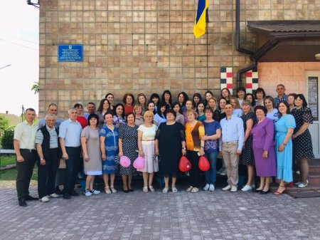 Багато спогадів, багато сліз, багато посмішок… Багато спогадів, багато сліз, багато посмішок…