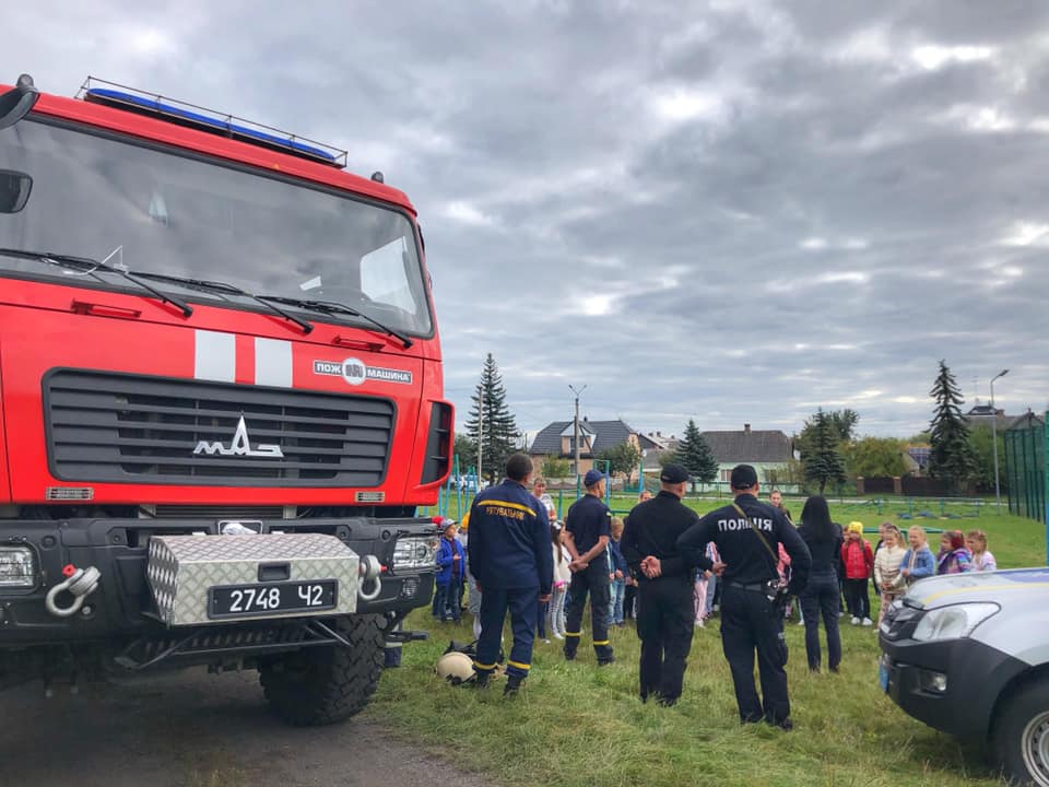 День з поліцейським і рятівником День з поліцейським і рятівником