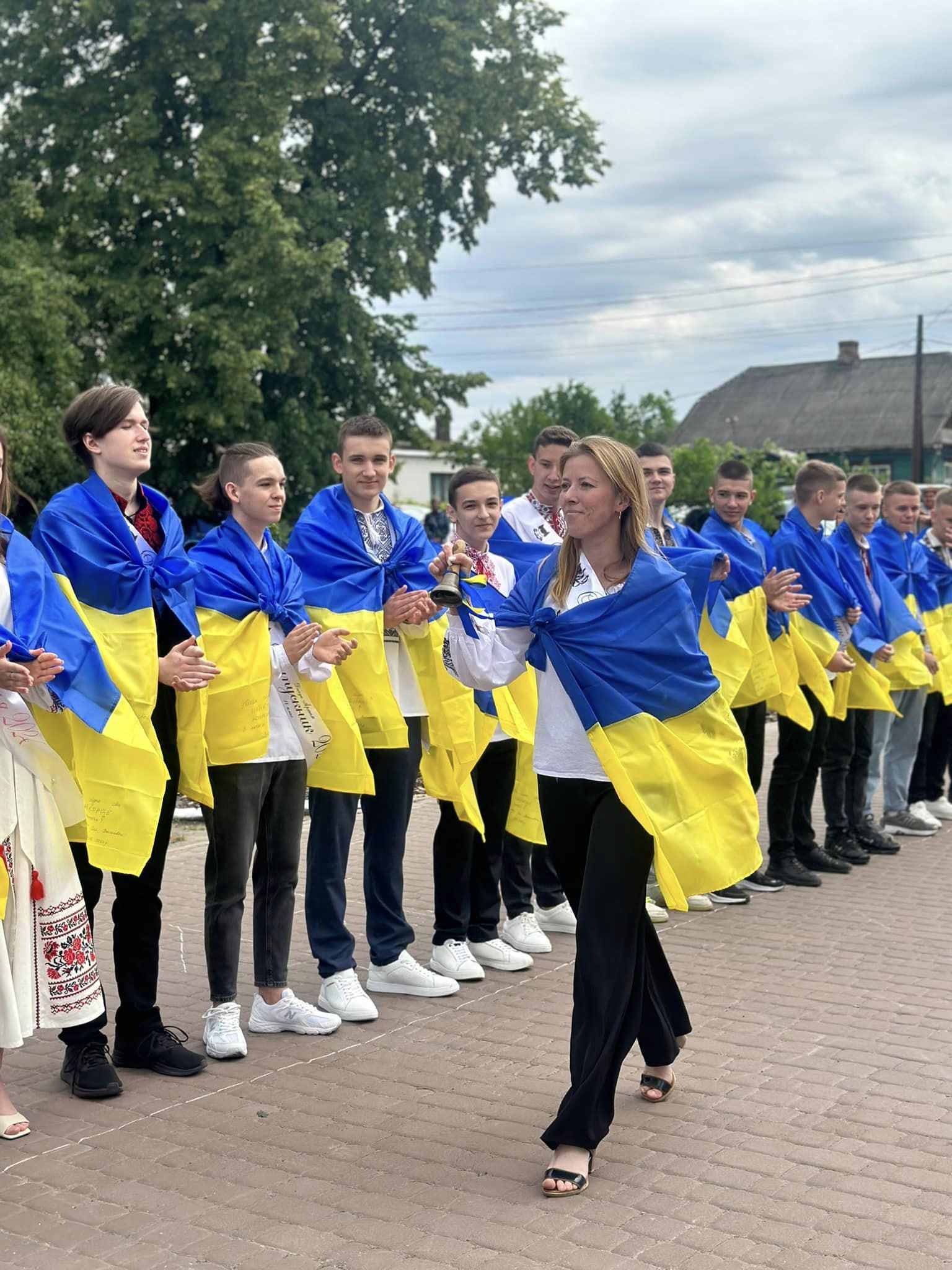 Пролунав останній дзвоник Пролунав останній дзвоник