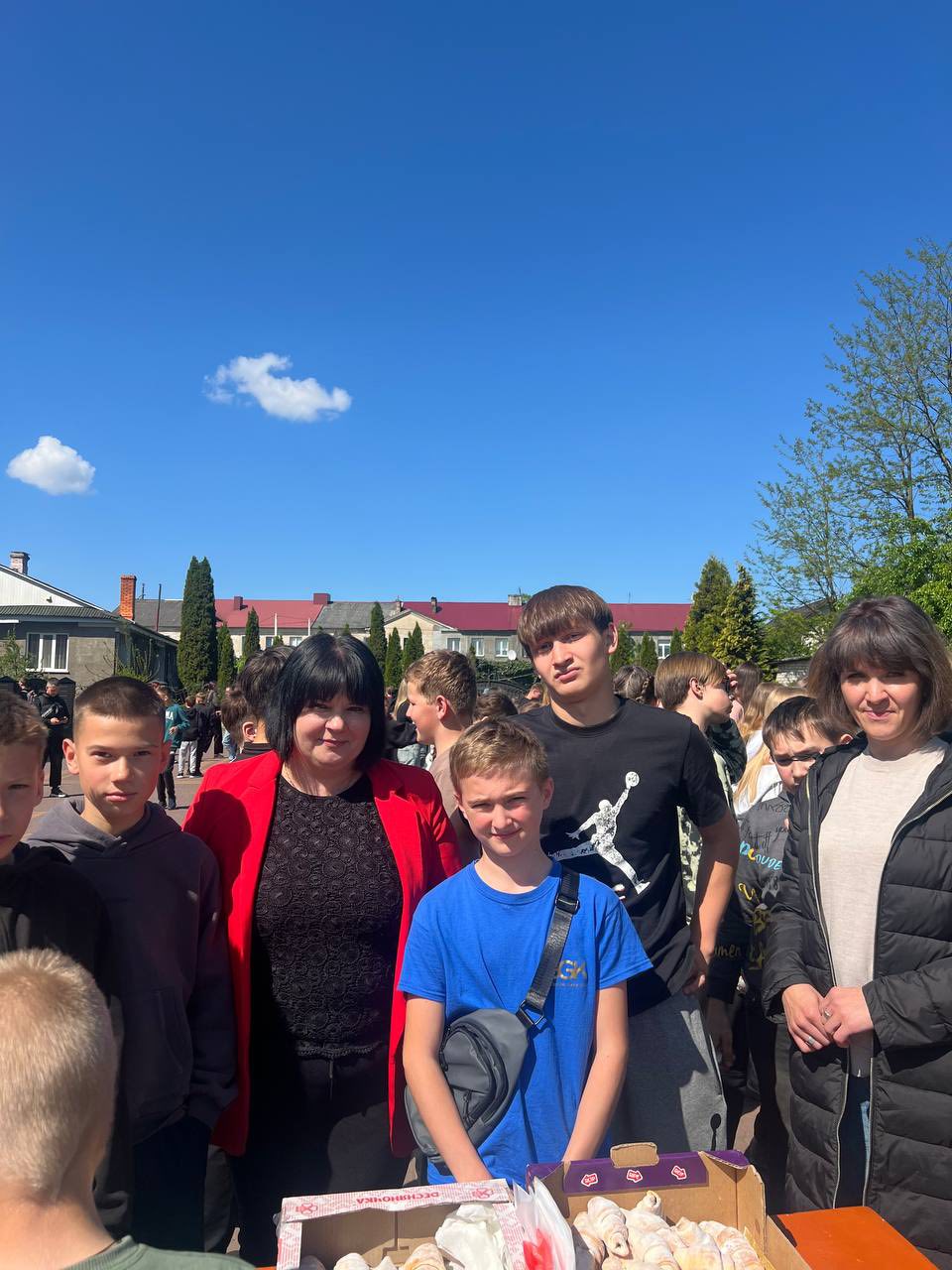 Благодійний ярмарок у нашому ліцеї — добрі серця творять великі справи! Благодійний ярмарок у нашому ліцеї — добрі серця творять великі справи!