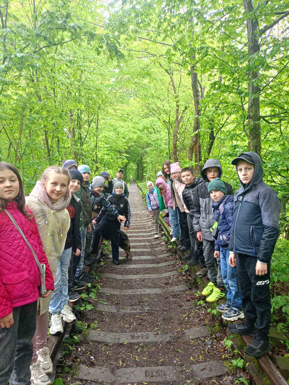5-В клас здійснив захоплюючу подорож 5-В клас здійснив захоплюючу подорож