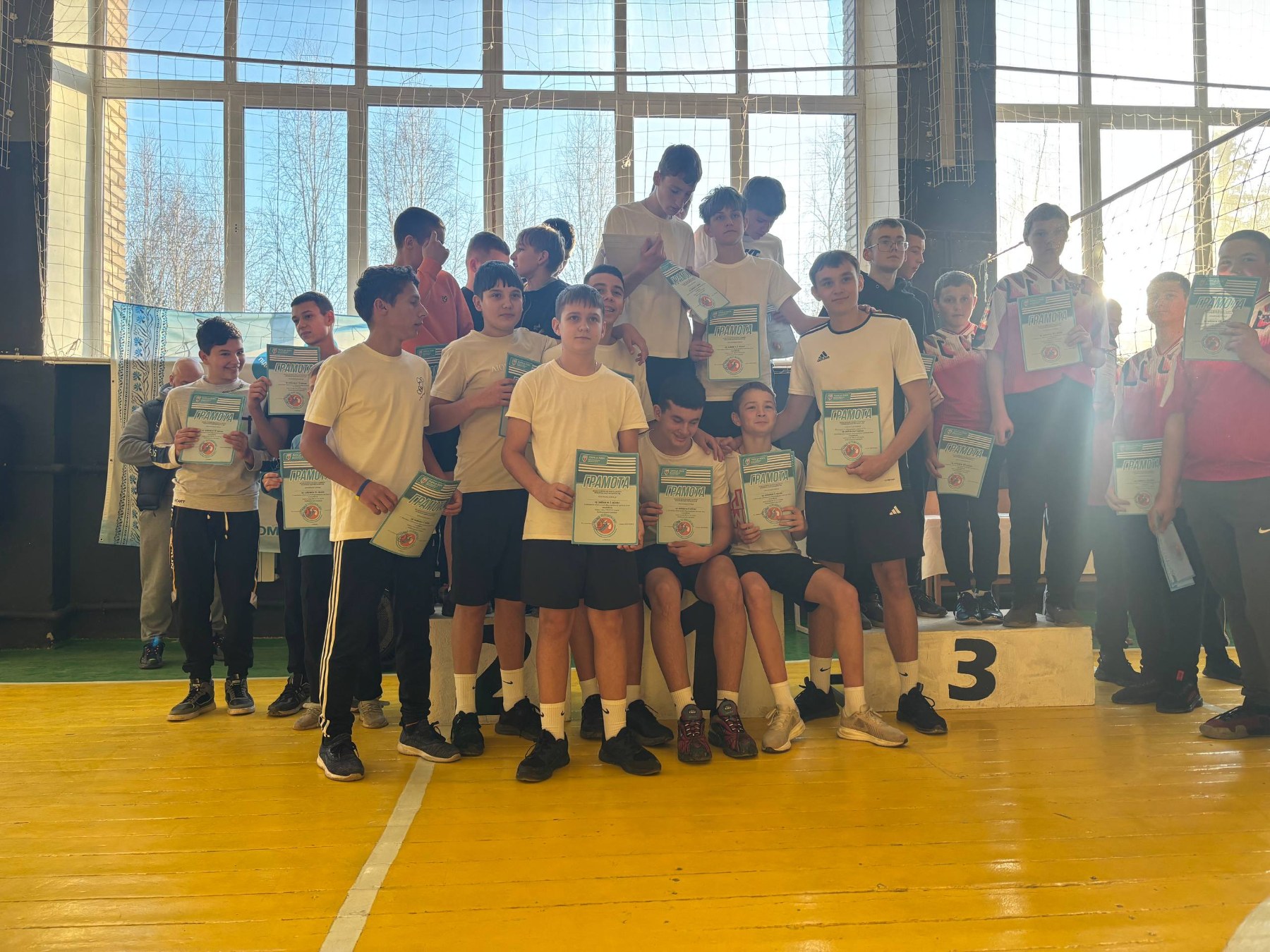 «Пліч-о-пліч»: чудовий виступ команд 5-9 класів з волейболу! «Пліч-о-пліч»: чудовий виступ команд 5-9 класів з волейболу!